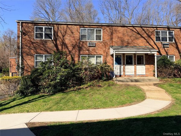 86 McLoughlin Street, Unit D, Glen Cove, NY 11542