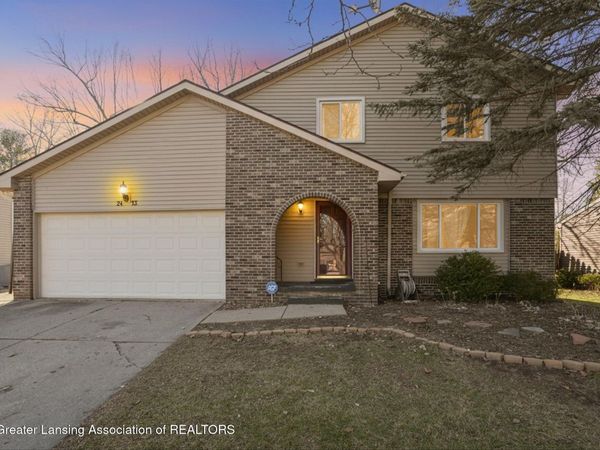 2413 Beacon Hill Drive, Lansing, MI 48906