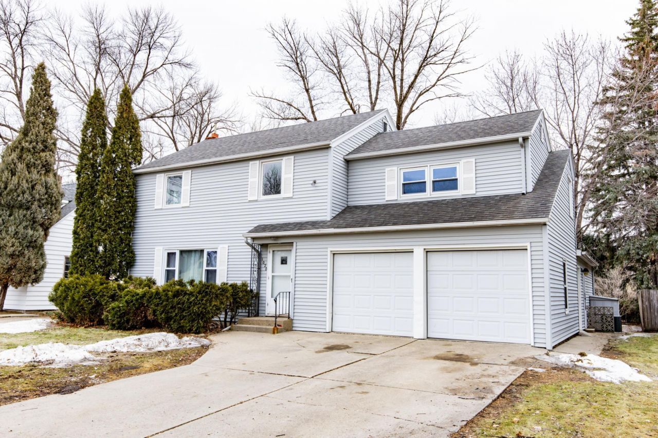 1020 12th Street S primary photo