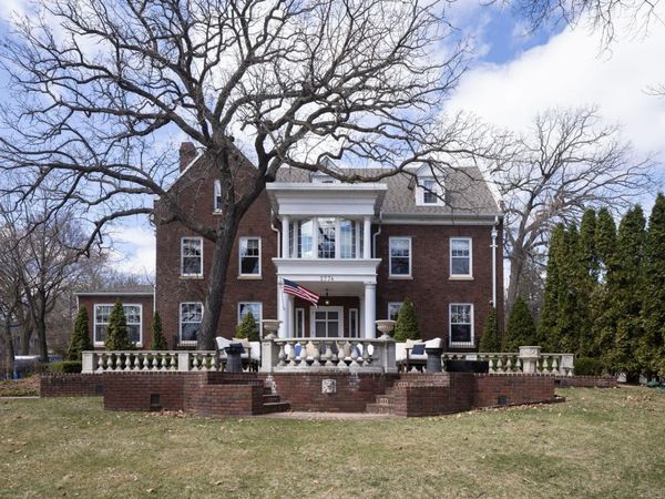 2774 W Lake Of The Isles Parkway, Minneapolis, MN 55416