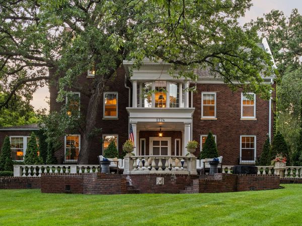 2774 W Lake Of The Isles Parkway, Minneapolis, MN 55416