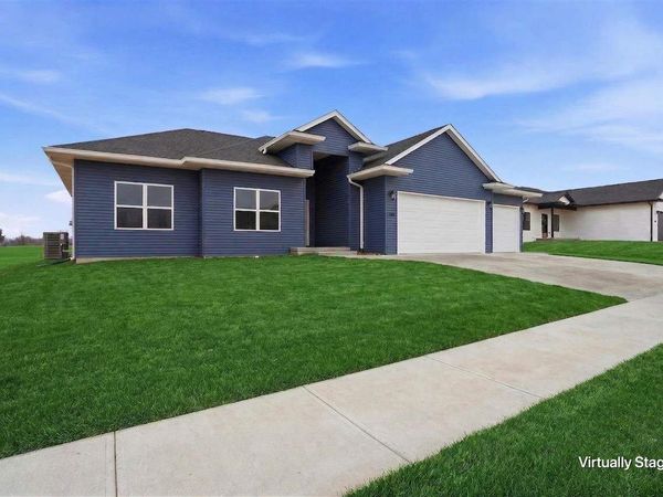 309 Augusta National Blvd., Washington, IA 52353