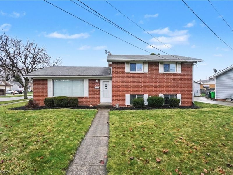 347 Beeler Drive, Berea, OH 44017 Photo 1