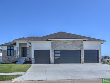 5807 N 197th Street , Elkhorn, NE 68022