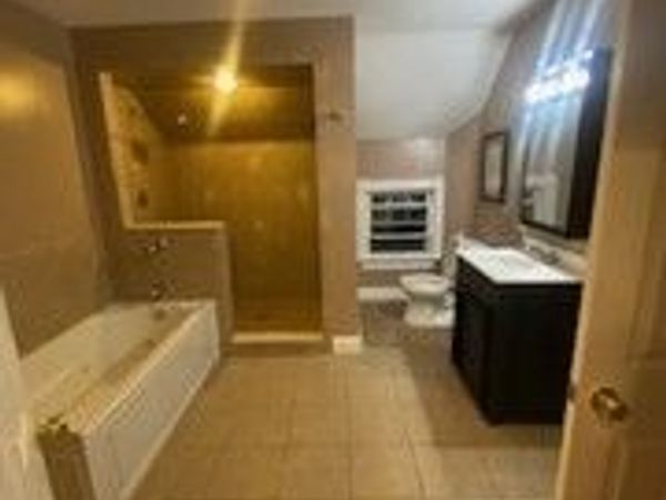 211 Buffinton St, Unit 3, Fall River, MA 02721