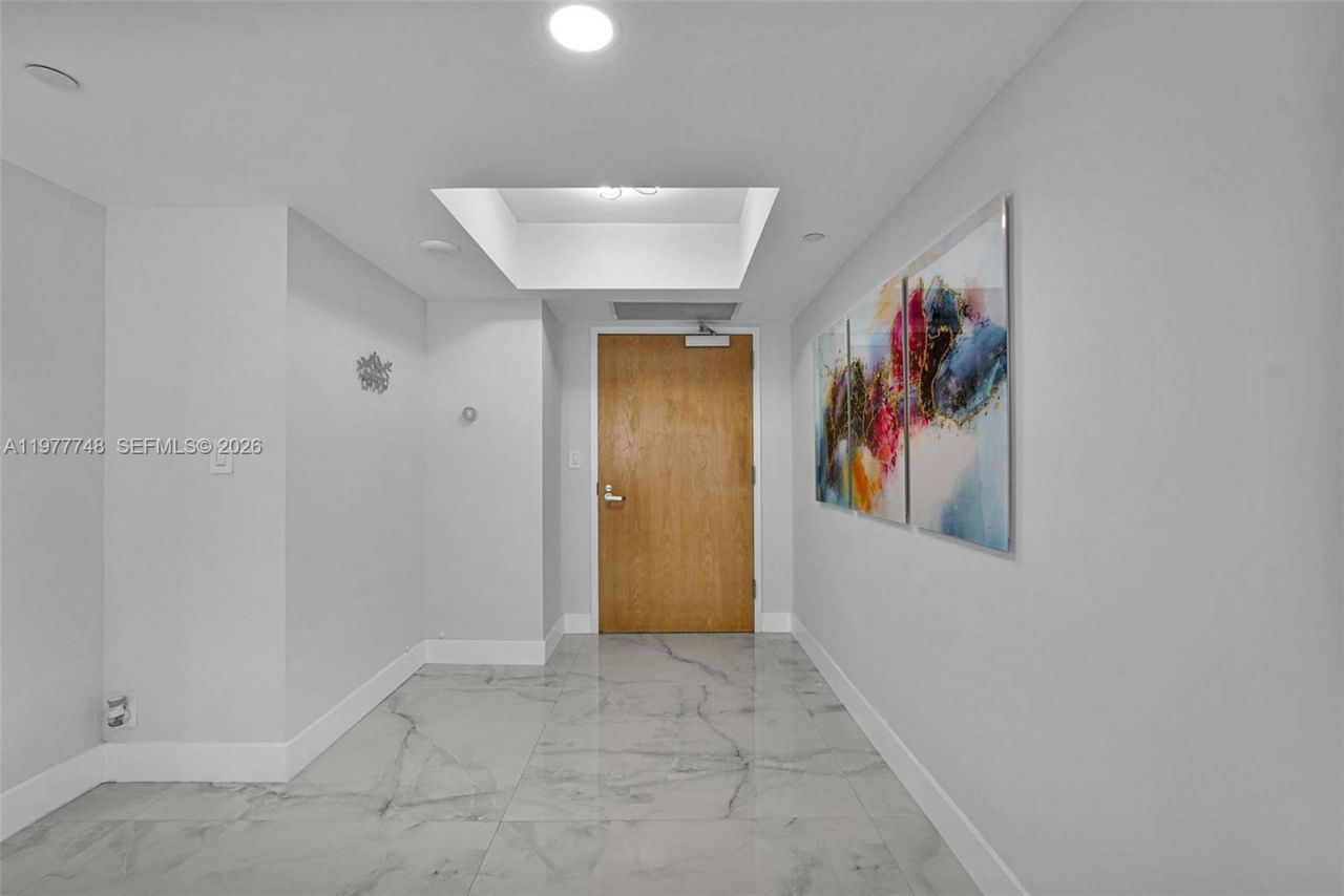 16485 Collins Ave , Unit 738, Sunny Isles Beach, FL 33160 Photo