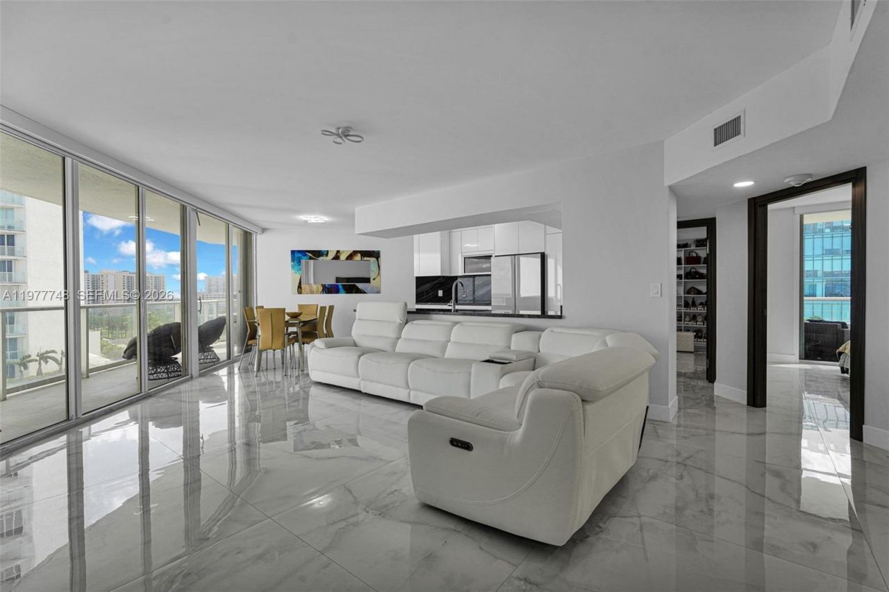16485 Collins Ave , Unit 738, Sunny Isles Beach, FL 33160 Photo