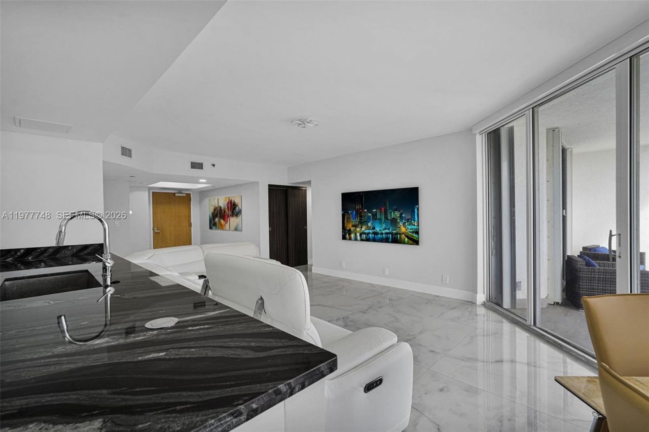 16485 Collins Ave , Unit 738, Sunny Isles Beach, FL 33160 Photo