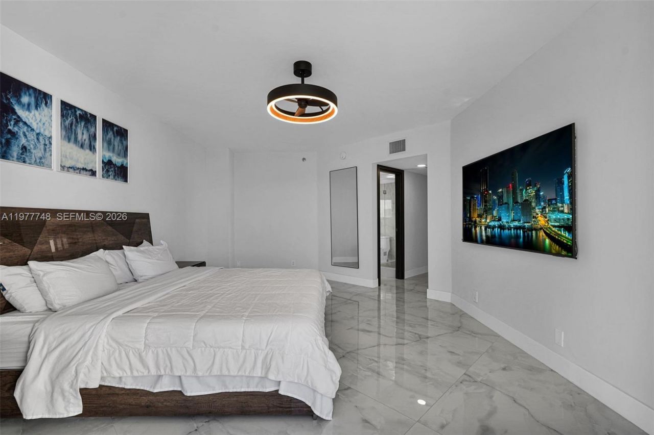 16485 Collins Ave , Unit 738, Sunny Isles Beach, FL 33160 Photo