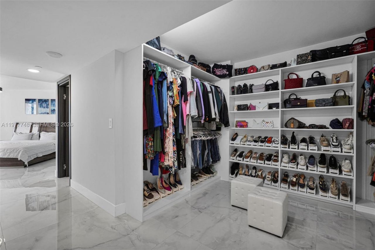 16485 Collins Ave , Unit 738, Sunny Isles Beach, FL 33160 Photo