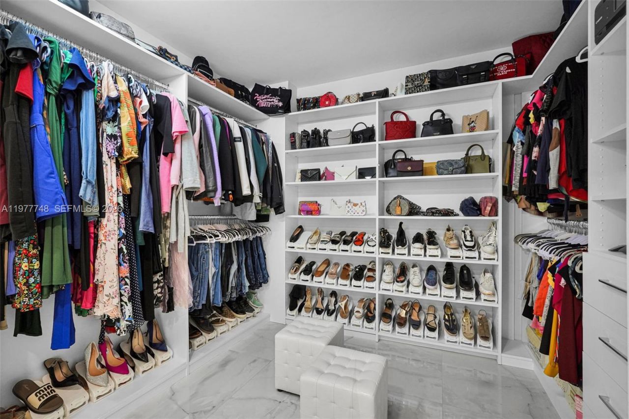 16485 Collins Ave , Unit 738, Sunny Isles Beach, FL 33160 Photo