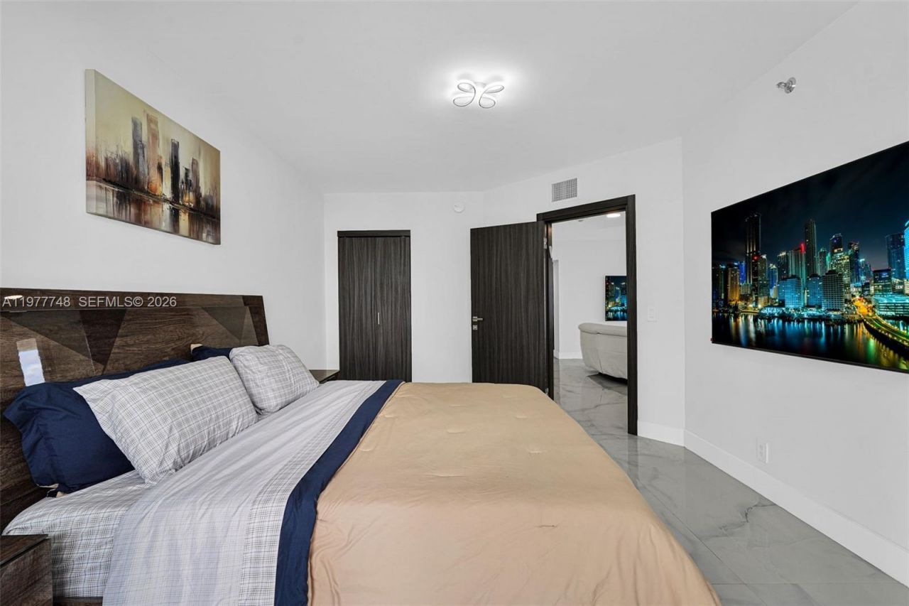 16485 Collins Ave , Unit 738, Sunny Isles Beach, FL 33160 Photo