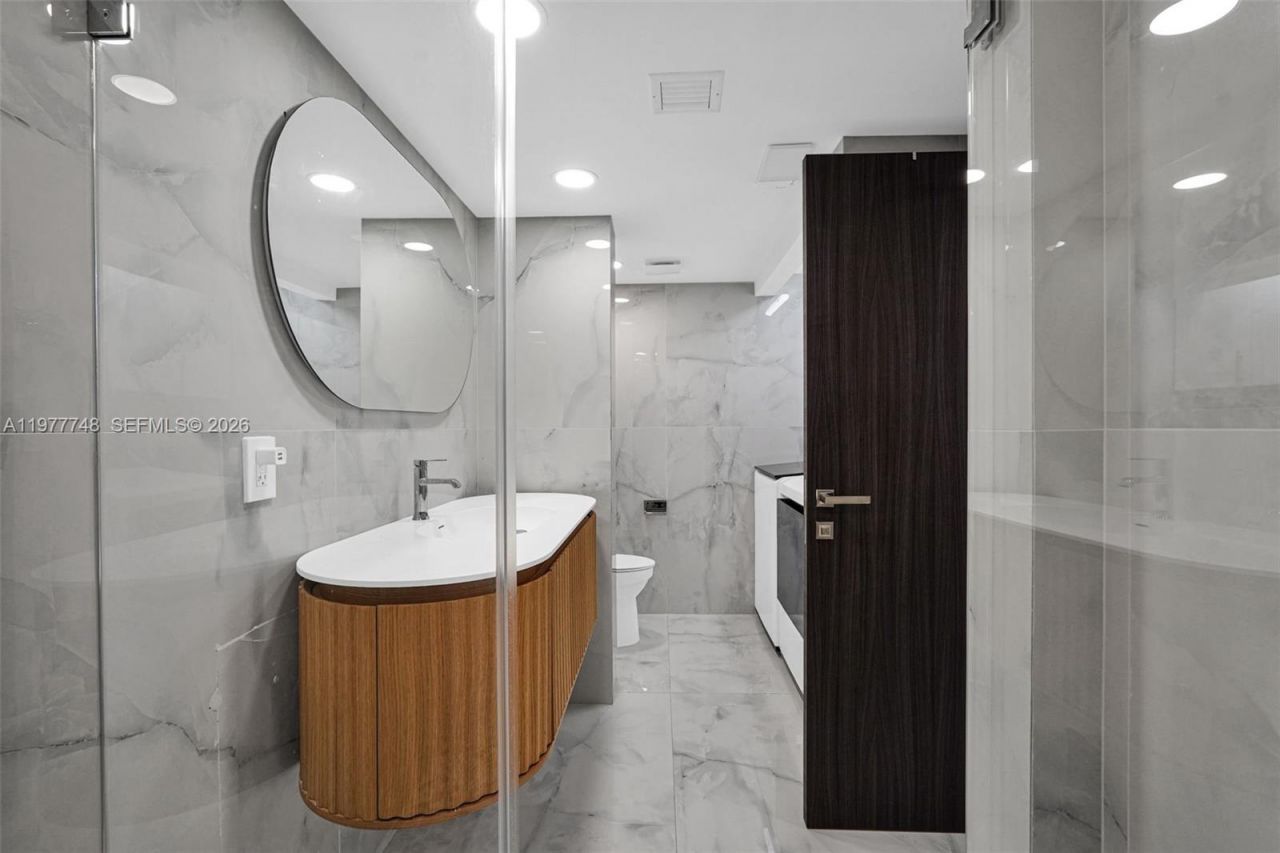 16485 Collins Ave , Unit 738, Sunny Isles Beach, FL 33160 Photo