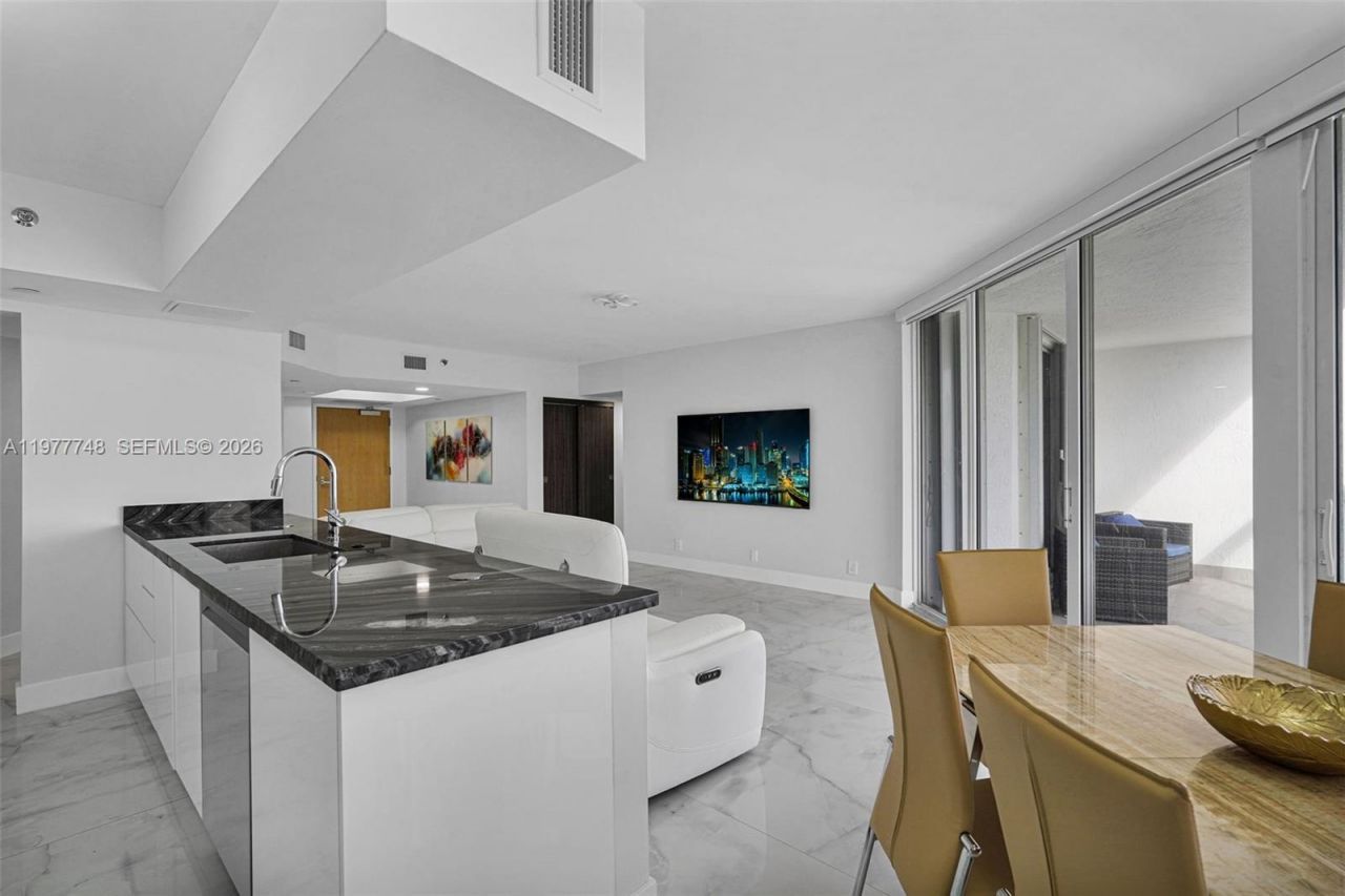 16485 Collins Ave , Unit 738, Sunny Isles Beach, FL 33160 Photo