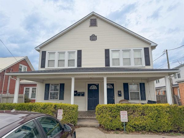 103 W Perry, Louisa, KY 41230