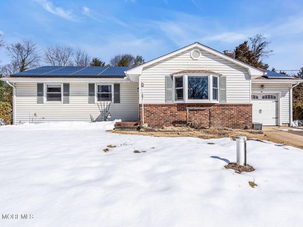 46 Sunset Avenue, Hamilton, NJ 08610