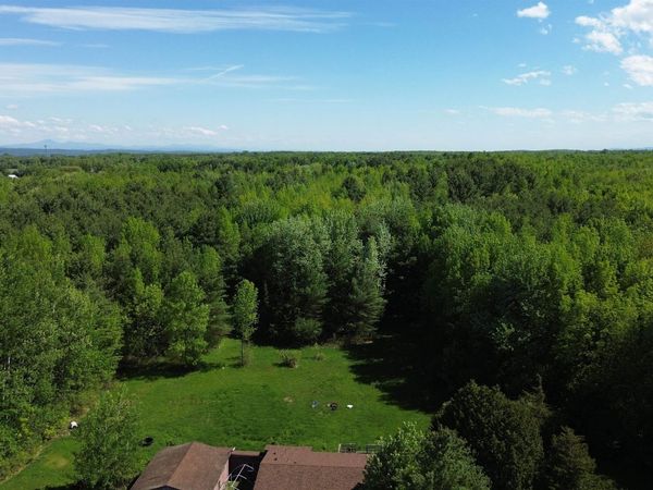 83 Hyde Road, Grand Isle, VT 05458