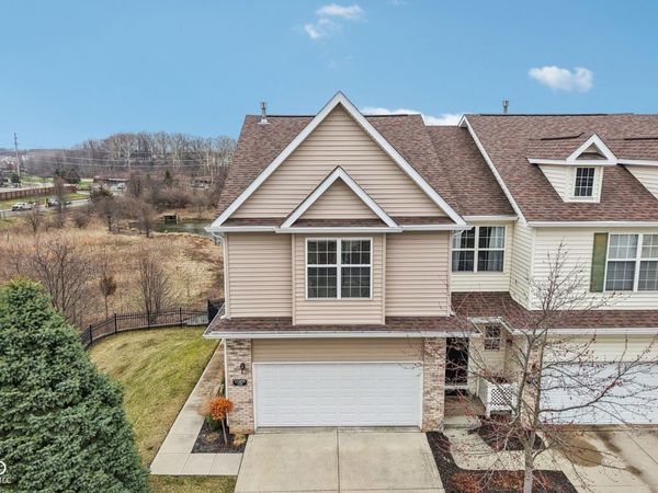 11455 Clay Hill Lane , Unit 105, Fishers, IN 46037