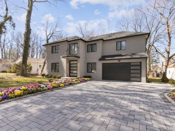 1 Bentley Road , Great Neck, NY 11023