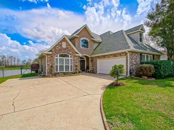 121 LAKEWOOD Drive, LaPlace, LA 70068
