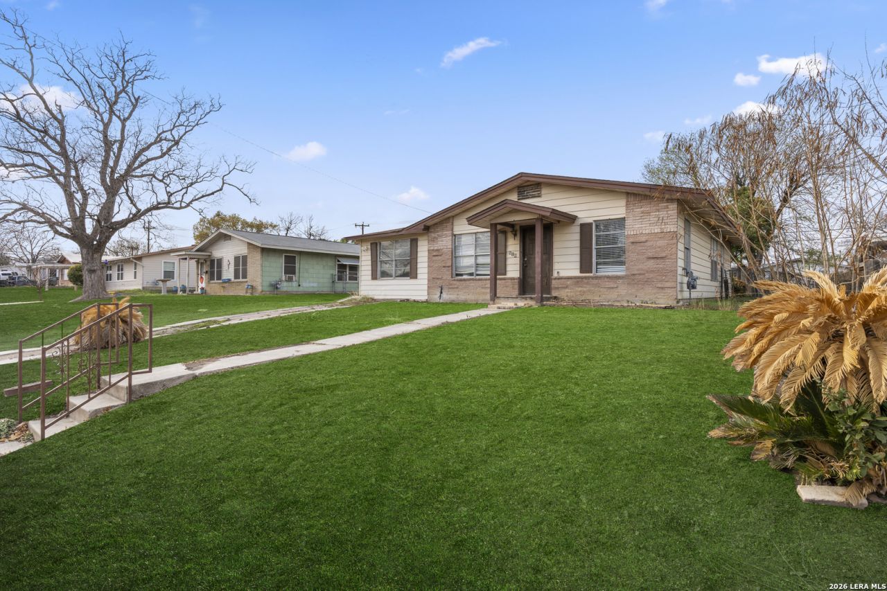 519 Sprucewood Ln, San Antonio, TX 78216 Main Photo