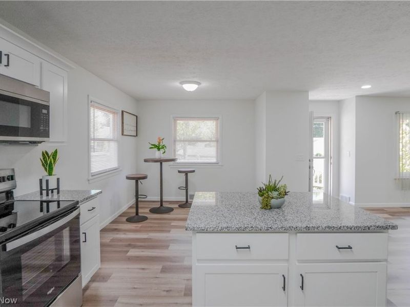 1548 Sunside Drive, Akron, OH 44321 Photo 10