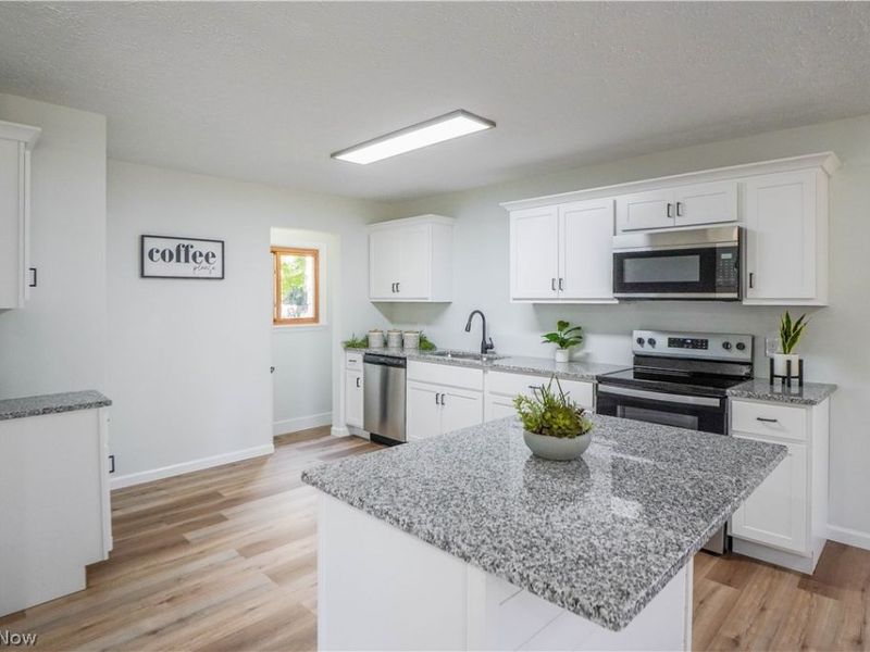 1548 Sunside Drive, Akron, OH 44321 Photo 11