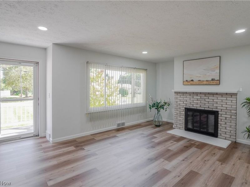 1548 Sunside Drive, Akron, OH 44321 Photo 2