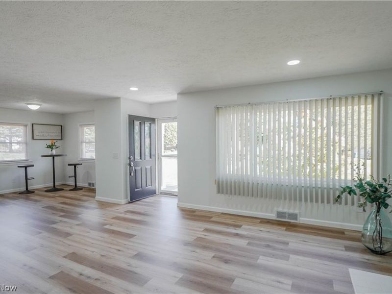 1548 Sunside Drive, Akron, OH 44321 Photo 5