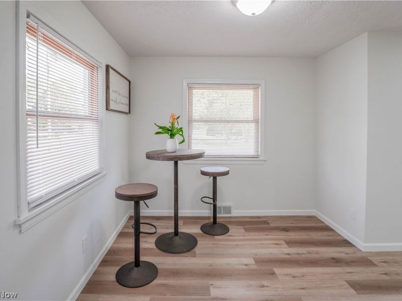 1548 Sunside Drive, Akron, OH 44321 Photo 7