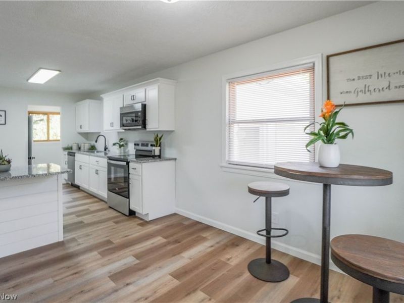 1548 Sunside Drive, Akron, OH 44321 Photo 8