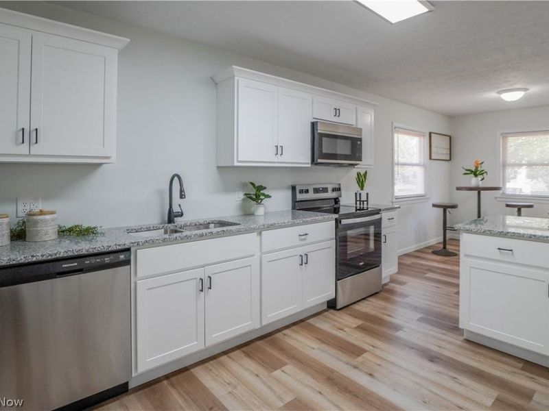 1548 Sunside Drive, Akron, OH 44321 Photo 9