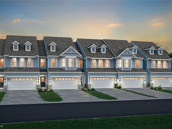 950-2 Memory Lane , Aurora, OH 44202