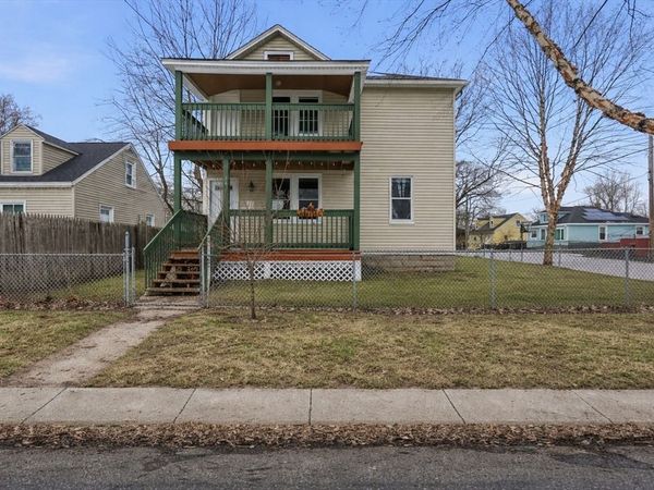 34 Savoy Ave, Springfield, MA 01104