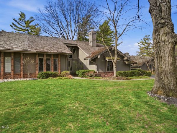 29633 Shelbourne Road, Perrysburg, OH 43551