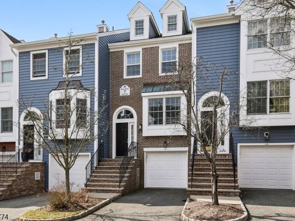 653 Richmond Ct, Ramsey, NJ 07446
