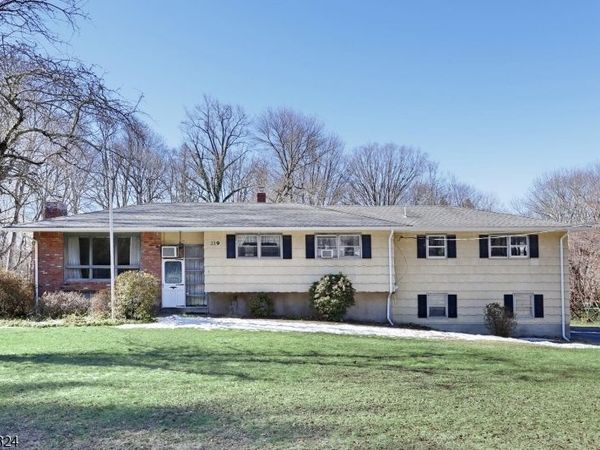 219 Haven Rd, Franklin Lakes, NJ 07417