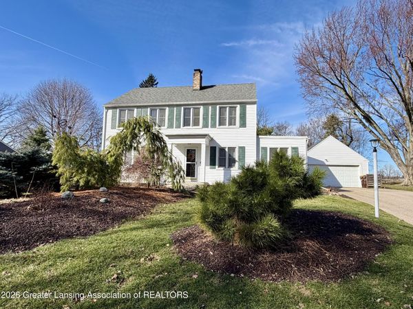 807 Maycroft Road, Lansing, MI 48917