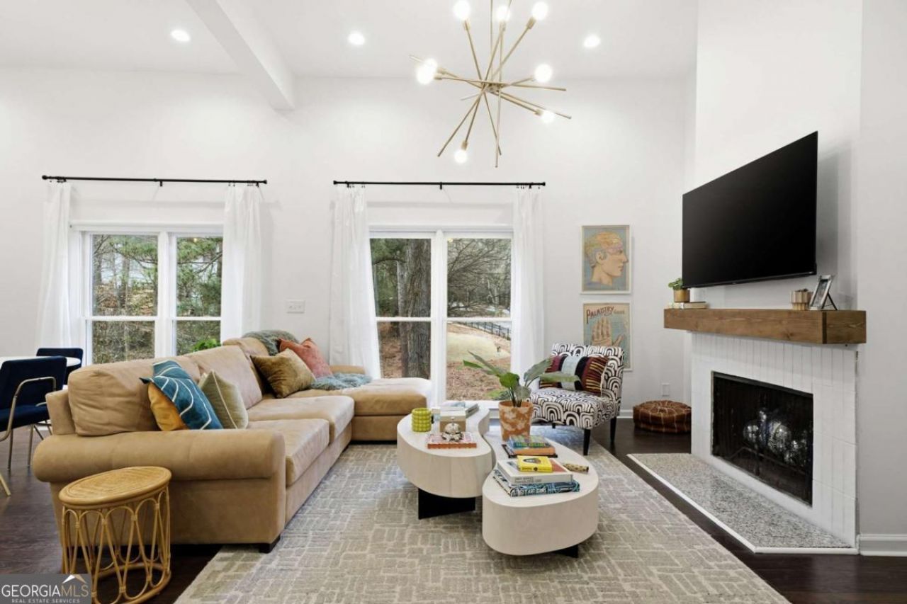 201 Brandywine Circle, Atlanta, GA 30350 Main Photo