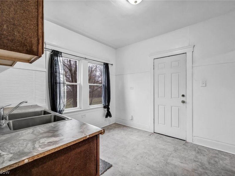 3286 E 140th Street, Cleveland, OH 44120 Photo 16