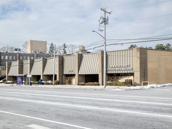 1575 Hillside Avenue , Unit 309, New Hyde Park, NY 11040