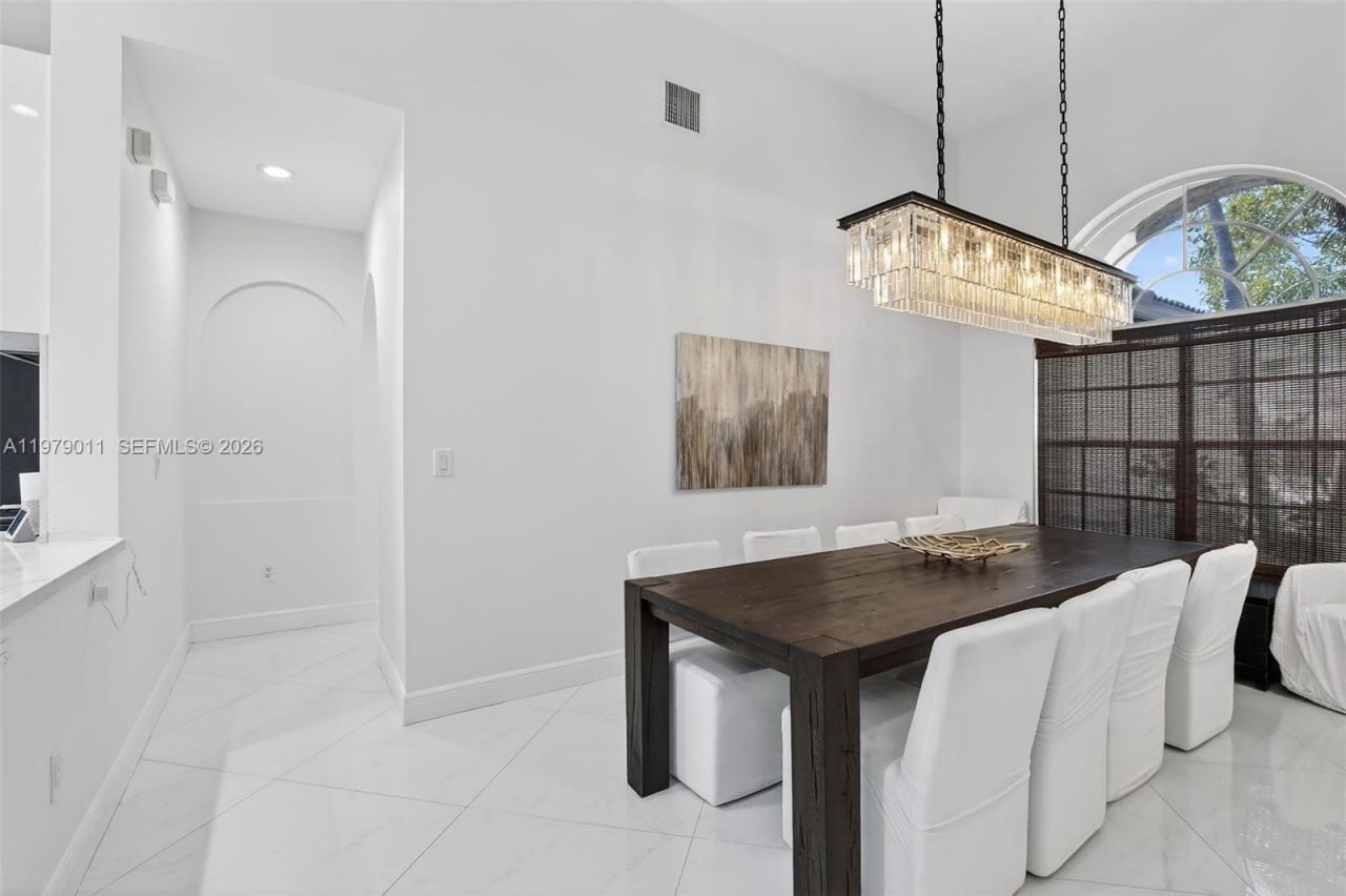 1221 NW 141st Ave, Pembroke Pines, FL 33028 Photo