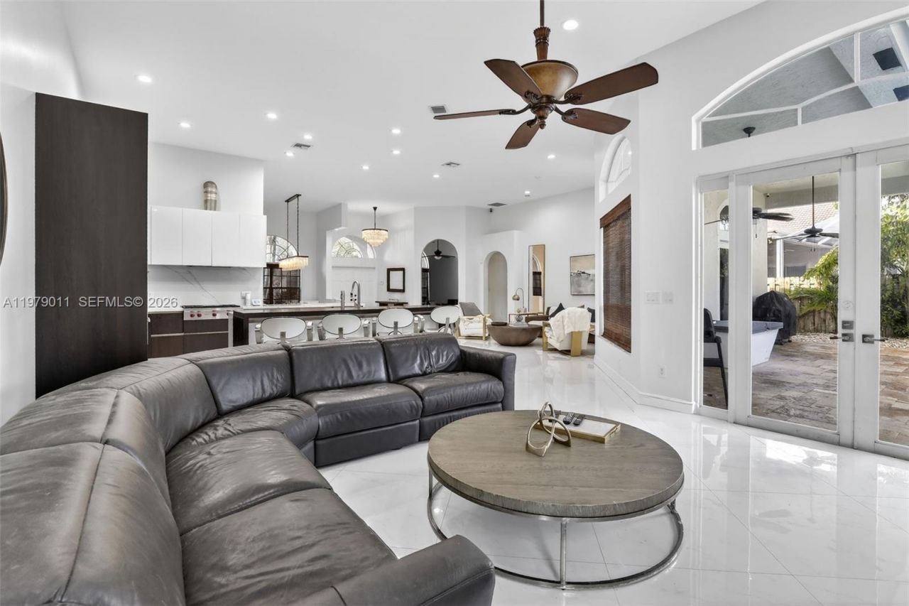 1221 NW 141st Ave, Pembroke Pines, FL 33028 Photo