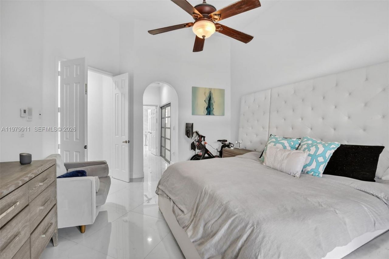 1221 NW 141st Ave, Pembroke Pines, FL 33028 Photo