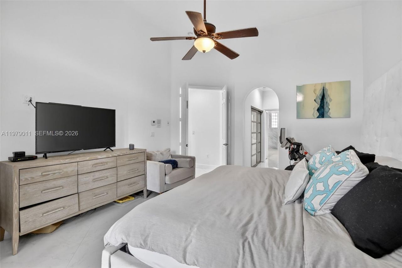 1221 NW 141st Ave, Pembroke Pines, FL 33028 Photo