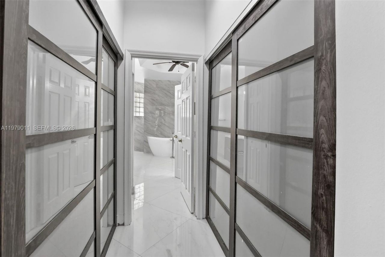 1221 NW 141st Ave, Pembroke Pines, FL 33028 Photo