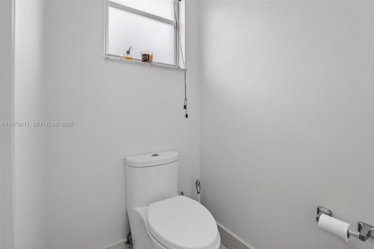 1221 NW 141st Ave, Pembroke Pines, FL 33028 Photo