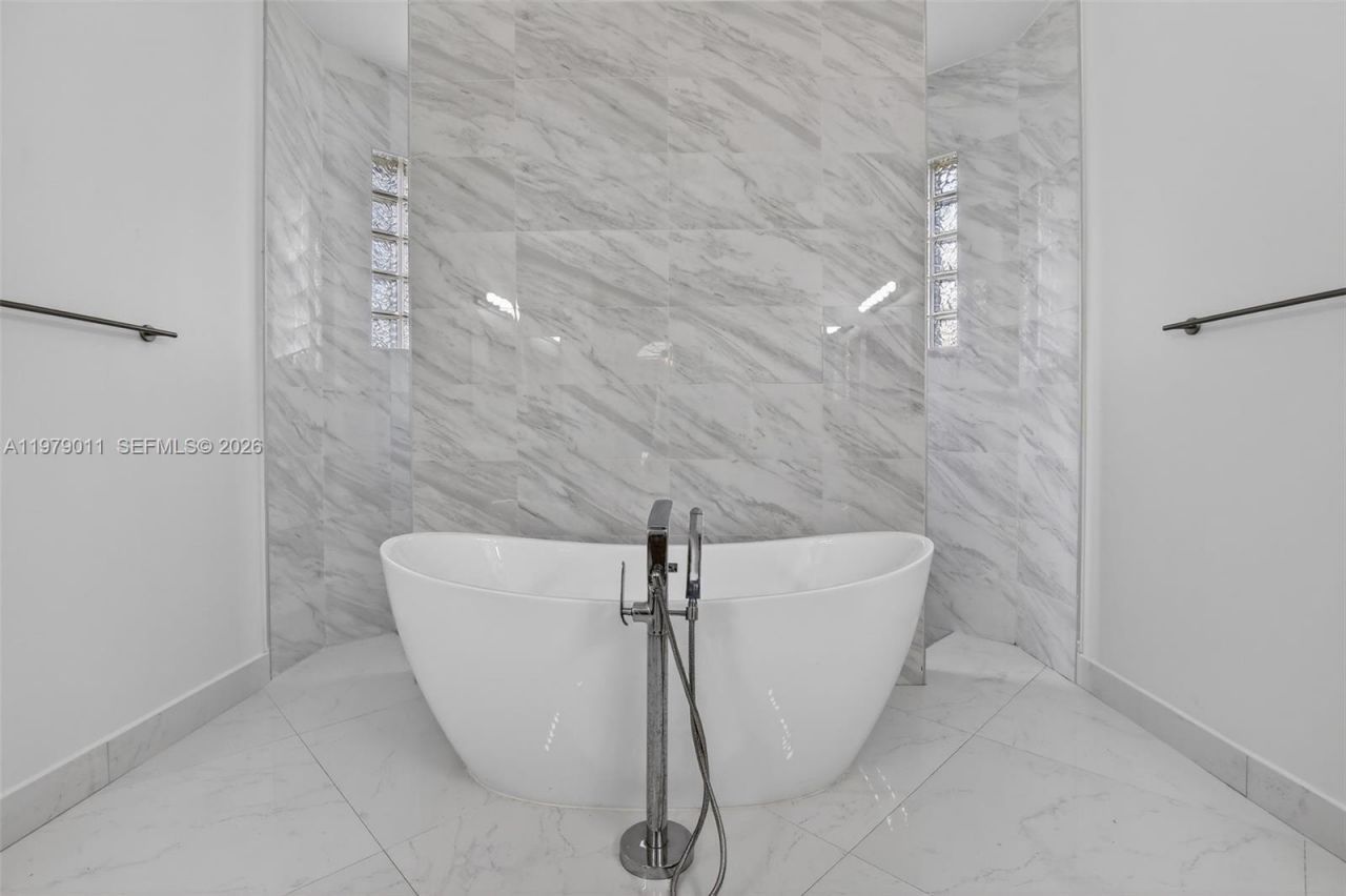 1221 NW 141st Ave, Pembroke Pines, FL 33028 Photo