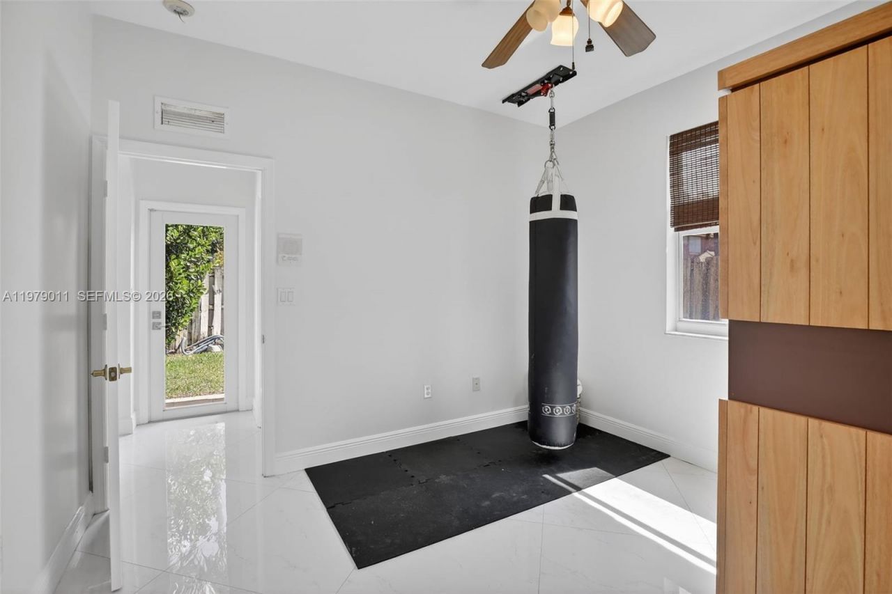 1221 NW 141st Ave, Pembroke Pines, FL 33028 Photo