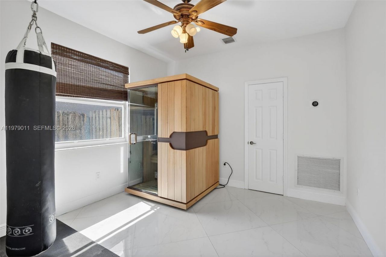 1221 NW 141st Ave, Pembroke Pines, FL 33028 Photo